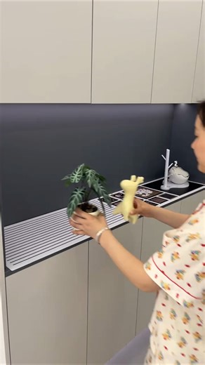 PVC table mat, wash-free, heat-insulating and waterproof.