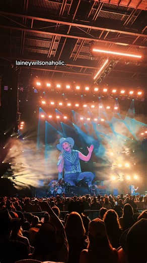 Lainey Wilson's Whirlwind World Tour in Brisbane
