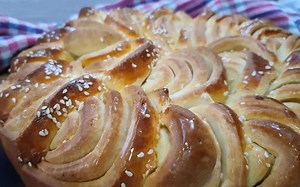 Recept za nevjerovatno mekanu i vazdušastu masnu pogaču sa maslacem: Vrlo jednostavno se priprema a ostat će svježa i sutra dan