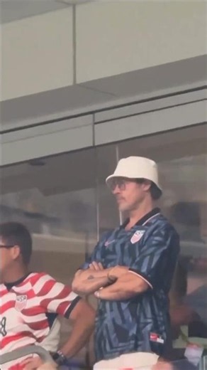 Brad Pitt, Edward Norton & Ali Koç Spotted at Türkiye vs USA! 🇹🇷⚽ | World Cup 2026 Crowd Goes Wild