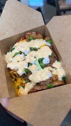 Crispy potatoes smothered in chili and cheese make CHILI CHEESE SMASHED POTATOES loud, messy, and irresistible! 🥔🧀🌶️ #SMASHEDNYC #NYC #NewYorkCity 📍 516 Hudson St, NYC (West Village) 📍 94 3rd Ave, NYC (East Village) 📍 55 Water St, Brooklyn (Time-Out Market)
