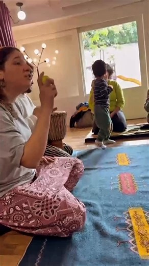 Crescendo Baby Music on Instagram: "Lalla ten ou ten ou ten what a cool rhythm exercise! Can be used with shakers, rhythm sticks or clapping! #earlychildhooddevelopment #moroccanchildrensongs #lallaten"