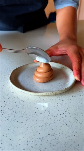 Rajeshwari Kanodia (RJ)- Pastry Mentor on Instagram: "How to create more balance in your desserts 👇🏻 The difference between a whipped ganache, a cremeux and a mousse lies in their texture. Mousse being the lightest (not always and not necessarily), followed by whipped ganache and then cremeux. This is a great way to play around with textures to create a more cohesive dessert- Want something light to bring lightness to the dessert? Try a mousse or a whipped ganache? Want to ground the flavours 