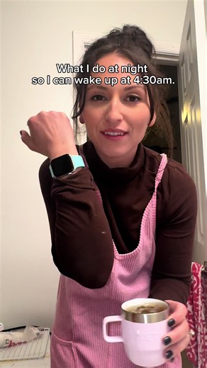 Everyone always asks what time I go to bed, so here’s my *newer* night routine. One of my goals for the new year is to move bedtime a little earlier and actually be in bed by 8:30. Sleeping with my phone (and alarm) in the bathroom has helped me fall asleep so much faster and actually get out of bed in the morning….doom scrolling when falling asleep and as soon as I wake up is a bad habit of mine I’m trying to break 😅 Packing my bag the night before and laying out my workout clothes helps remov