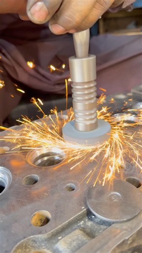 Cylinder Head Seat grinding mechanic #youtubeshorts #trending #works #automobile #grinding