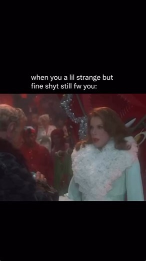 @sheluvpiccolo on Instagram: "日本利用压电瓷砖将脚步转化为电能。这些瓷砖捕提来自你脚步的动能。当你行走时，你的重量和动作会对瓷砖产生压力。瓷砖会轻微弯曲，从而产生机械应力。瓷砖内部的压电材料将这种应力转化为电能。每一步都会产生少量电荷，而数百万步结合在一起就能产生足够的电力来驱动LED 灯、数字显示屏和传感器。在像涩谷车站这样繁忙的地方，每天大约有 240万个脚步为这一系统作出贡献。 这些电能可以被储存或立即使用，从而減少对传统电力来源的依赖，并支持可持续的城市基础设施。 这种方法将日常运动转化为实用的可再生能源 #日本#知识#事实 #你知道吗 #推荐科技创新＃历史 技术实验热门"