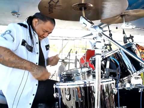 Solo de Bateria Alacranes Musical En Plaza Garibaldi ( Viva tu Musica )