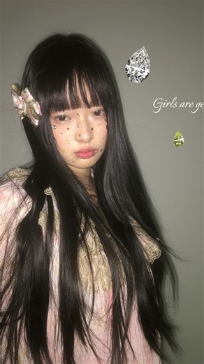 Miki-yuan on Instagram: "girls are gems⚓️🪐🗯️ #me #fyp #modle #fypシ #ootd"