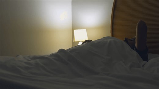 Trouble sleeping? 'You have to stop trying', says sleep medicine doctor