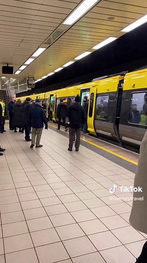 🚆 The best Monday in a long time #NewTrainsLCR #NewTrains #Class777 #PublicTransport #Merseyrail #