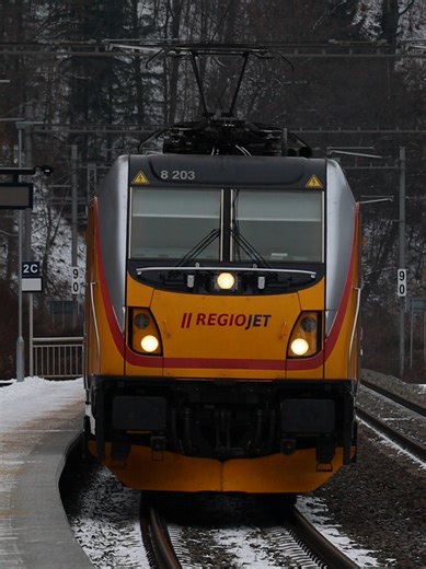 RGJ **** rast richtung Praha hl.n. Mit dabei war: @TrainSpotter_Matúš🇸🇰 // #eisenbahn #tschechien @📷Samuel🇸🇰 @Tobi🌚 @☃️❄️München Spotting❄️☃️ @TrainpicsVienna @Ema Maria Chnapkova✧ @Fabian🐬 @️ @Rail spotting Bayern❄️☃️🎿⛷️ @Spotten mit Maxi