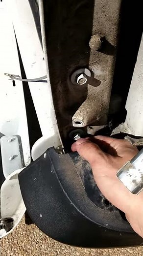 Ford Falcon FG Ute Tailgate Removal and Replacement AU BA BF