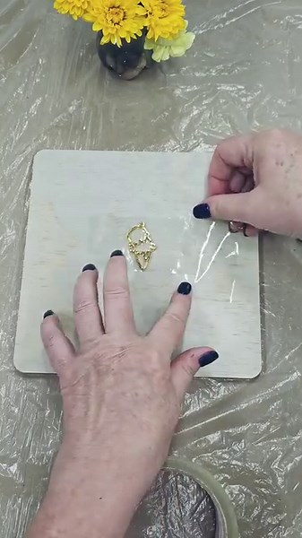 162K views · 1K reactions | How to secure a bezel for UV resin work. In response to questions on my recent resin pendant making video. There is special tape made for this but I just used packing tape. ⠀⠀ #uvresin #resinjewelry #resin | Resinista | Facebook