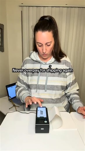 @taunya.cullumber on Instagram: "Save so much time and money with this label printer 🖨️ Ink-free thermal printing, perfect for small businesses or personal use. It’s small and easy to pack if you travel or don’t have a lot of space on your desk. If you don’t see the link comment “label 25” and I’ll send it to you. #LabelPrinter #HomeOffice #Shipping #ShippingOrders #Office"