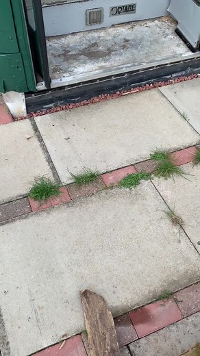 Exploring the Comfort of Mobile Home Interiors and Exteriors