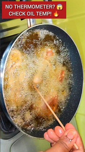 How to Check Oil Temperature Without a Thermometer 🍗🔥For Perfect Chicken Fry #tips#foodshorts#shorts