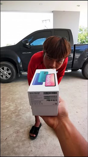 น้องไม่มีโทรศัพท์เหมือนเพื่อนๆเวลาเพื่อนๆเล่นเกมส์น้องเขาก็จะนั่งดูผมเลยชื้อให้น้องเขาใหม่ #redmi9