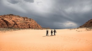 Extinct Season 1 Episode 1 Pilot