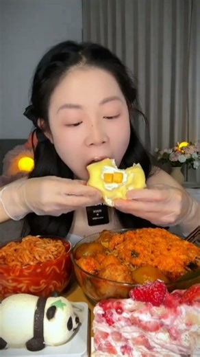 ASMR Korean; Delicious food, the crunchy sound is addictive! #shorts #koreanfood #food #eatingsounds