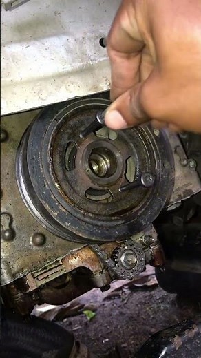 Harmonic Balancer, How to remove crank pulley the easy way without special tool #mechanic #diy