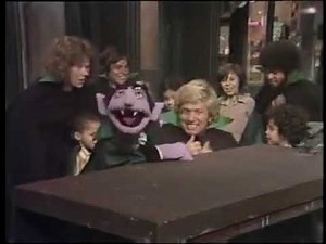 Classic Sesame Street - The Count Counts 12 Sign Languages In Deaf Theatre