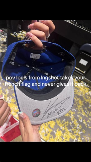 fyi i dont care that he took my flag i was just surprised cuz usually idols cant keep items from the public 😭#Ingshot #Ingshot4sho #Ingshotlouis #toronto @LNGSHOT @Jay Park (박재범)