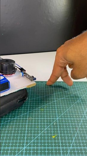 Motion Detection Alarm Using IR Sensor | #IRSensor #tech #youtubeshorts #alarmsystem #diyprojects