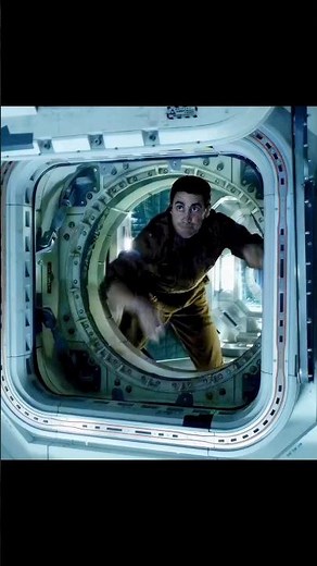Alien Breaks Loose on Space Station! 😱 | Life 2017 #life #shorts