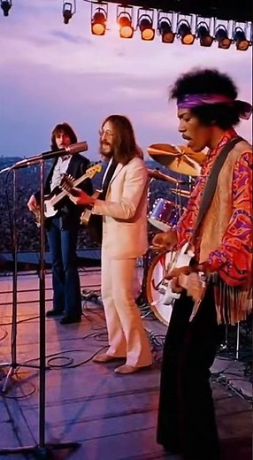 John Entwistle Plays With John Lennon & Jimi Hendrix at Isle of Wight Festival 2