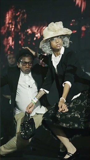 Granny shows her moves to Skillibeng at City Splash x Drumsheds 🔥🔥