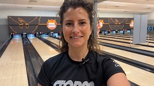 Verity Crawley compares the Summit Peak to her favorite: Phaze II. Check out how it reacts on two different patterns. When do you plan to use your Summit Peak? ⬇️ https://www.stormbowling.com/summit-peak-bbmvmp12 | Storm Bowling