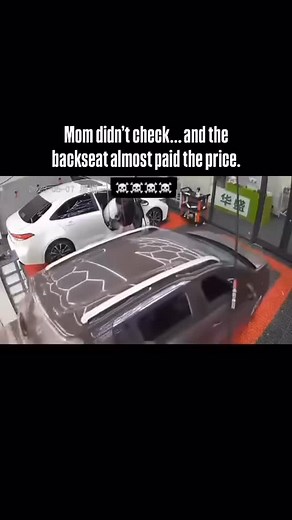 Power windows move quickly — ensure children are safely seated and away. FOLLOW @madexposd for more videos like this! If you like Wild caught on Cam😧🎥:↴ ⚙︎ We search the internet for the Wild/Crazy Caught-on Cam content and post it here. ⚒︎ Check our Posts & Find your Favorite Video ☛ DM us for removal or credit #childsafety #hazardzone #windowdanger #safetytips #fyp | MadExposd