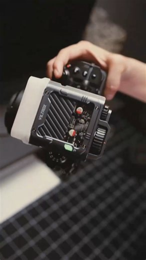 ✨A flash unit can be designed so stunningly!❗❗ The transparent window allows you to see the internal circuit board⚡ The design is trendy, cool, and eye-catching! Maximum power recycle speed in just 1 second A perfect blend of style and performance GET IT: https://reurl.cc/8bl967 | Weartess.CA | Facebook