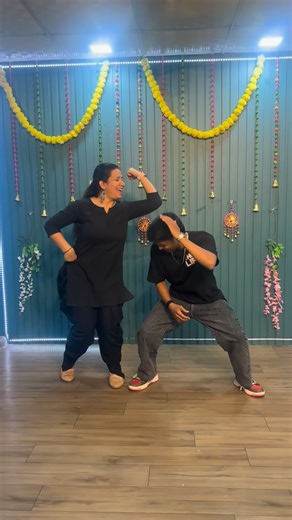 Tap your feet dance studio on Instagram: "Ainvayi Ainvayi #feedfeed #trend #trendingreels #explorepage #instalike #dance #instagood #dancer #insta #trending #viral #viralreels"