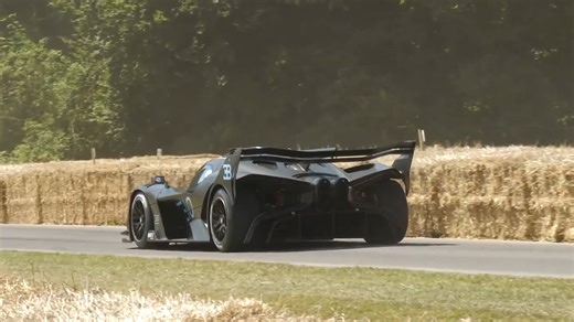 Bugatti Bolide track-only pure W16 sounds
