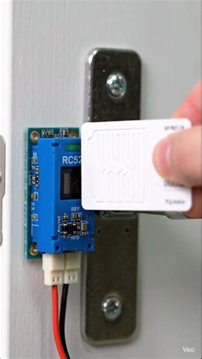 DIY RFID Smart Door Lock using Arduino! 🔓🤖