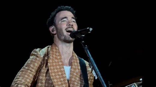 4.5K views · 367 reactions | Kevin Jonas of the Jonas Brothers performed his first ever solo in front of a Boston crowd without his brothers, Joe and Nick. | USA TODAY Video | Facebook