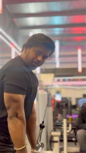 Beginner ho? 😱Triceps ke push down machine 💯best hai 🔥#youtubeshorts #gym #trendingshorts #viral