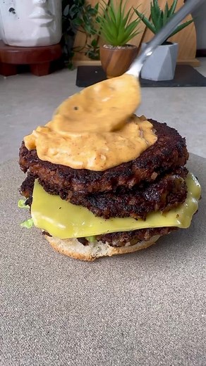 Ultimate Plant-Based Cheeseburger Recipe for Cookouts