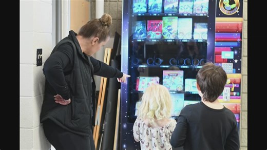 Sandpoint school has book vending machine for students
