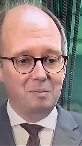 Merkels Mann ist hochzufrieden mit der Schuldenorgie von Saskis Robert Merz | Dr. Dr. Rainer Zitelmann