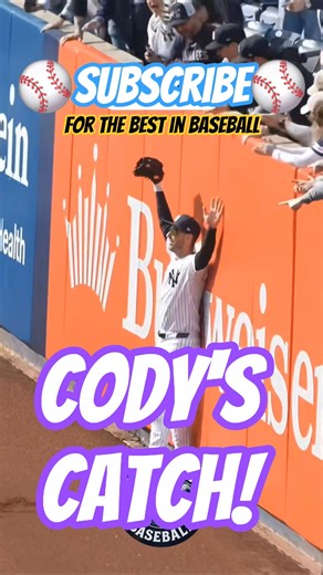 Cody Bellinger's incredible catch is going viral! #mlb #baseball #highlights #shorts #viral