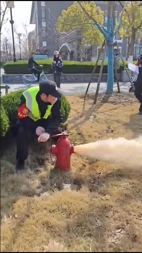 Testing a fire hydrant's water power 💦
