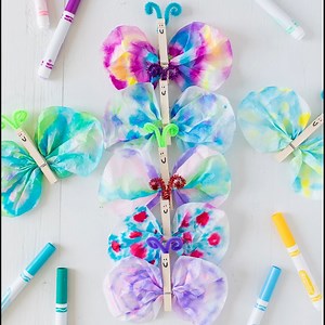 These Coffee Filter Butterflies are a simple and colorful butterfly kids craft that is easy to make and only requires a few supplies like water, washable markers and coffee filters. Learn more here>> https://www.madetobeamomma.com/coffee-filter-butterflies/ | Made to be a Momma | Facebook