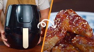 417K views · 9.6K reactions | Thinking of making Korean fried chicken but the thought of all the dishes and pans stopping you? Well, if you wanna make a tasty dish without all the cluttered mess, try out this airfryer friendly korean fried chicken! Ingredients in the comments! | FEATR | Facebook