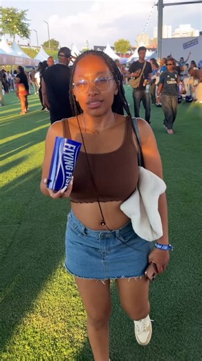 “lemme buy you a drink to apologise” niggas 😭🕊️