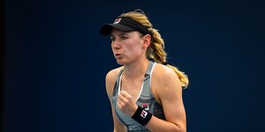 Alexandrova overcomes Pavlyuchenkova in Miami third round