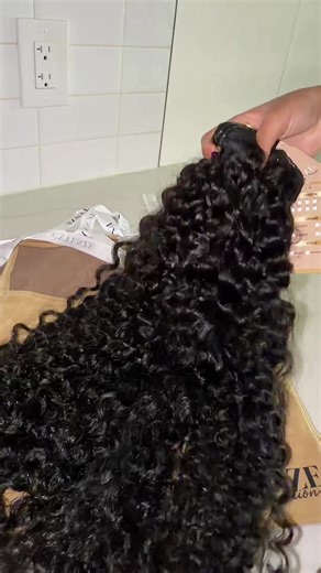 Transform Your Hair with Extenze: Our Island Curl