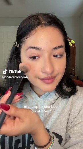 Easy Home Makeup Tips for Everyday Looks