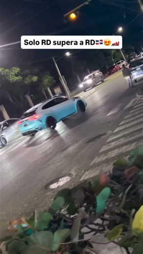 🇩🇴Hyperautos Rd™🇩🇴 on Instagram: "Una noche cualquiera en una Isla del Caribe! 🥱🇩🇴😍🏎️🔥 ¿Y tú pudiste ver la mercedes? 👀😂 📹: @chr_ls19 SÍGUENOS:🔝 @hyperautos_rd #rd #lamborghini #ferrari #porsche #luxury"